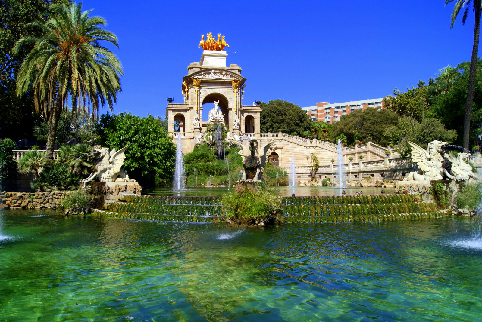 Top 6 Parks in Barcelona – Park Güell is overrated! Image